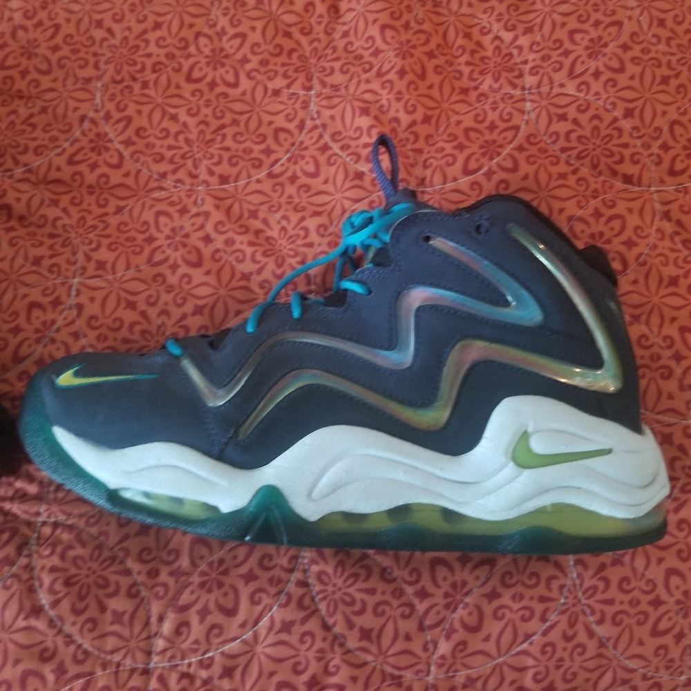 Scottie pipens nikes